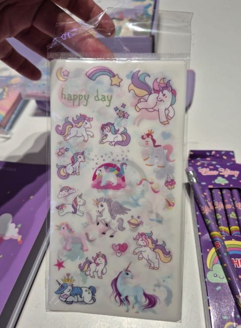 Zestaw przyborów szkolnych "Jednorożec"